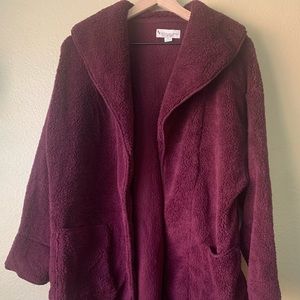 Kookaburra by UGG Sherpa shacket . Wine color . Large in size